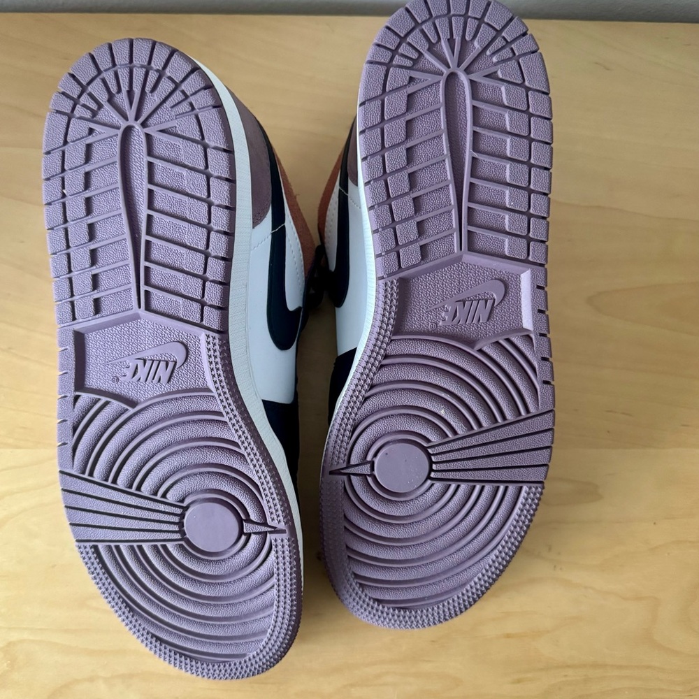 NEW - Nike Air Jordan 1 Low SE - Picture 5 of 6